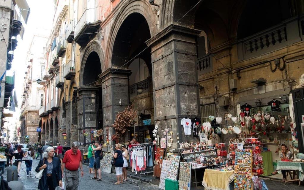 B&B Spaccanapoli A Due Passi Da Via Tribunali Exterior foto